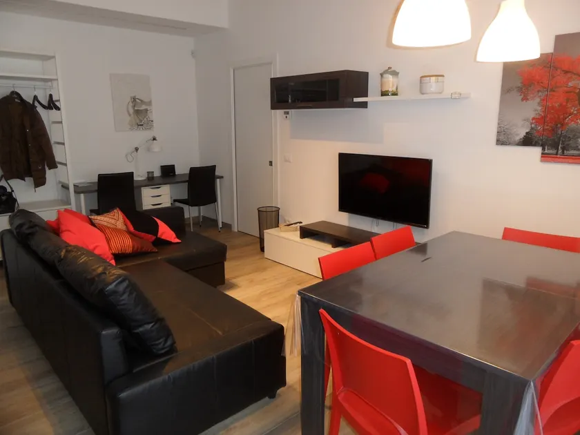 Modern three-room apartment at the gates of the center - Image 1