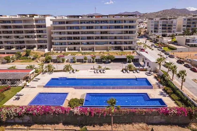 3 Spacious Luxury 2BR w Nice View in Cabo - Image 1