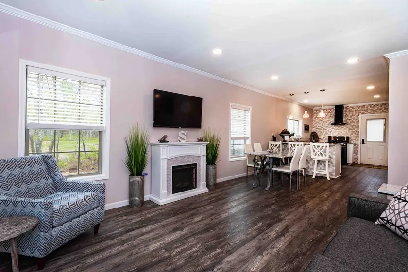 Sanctuary House 2bd 1.5 ba 3 beds fire pit wooded - Image 1