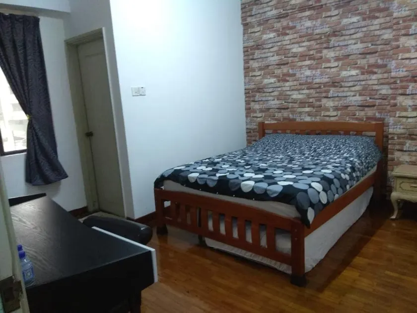 3Rooms 10pax MC 5 star hotel Sofa&Bed MRT McD Axiata - Image 1