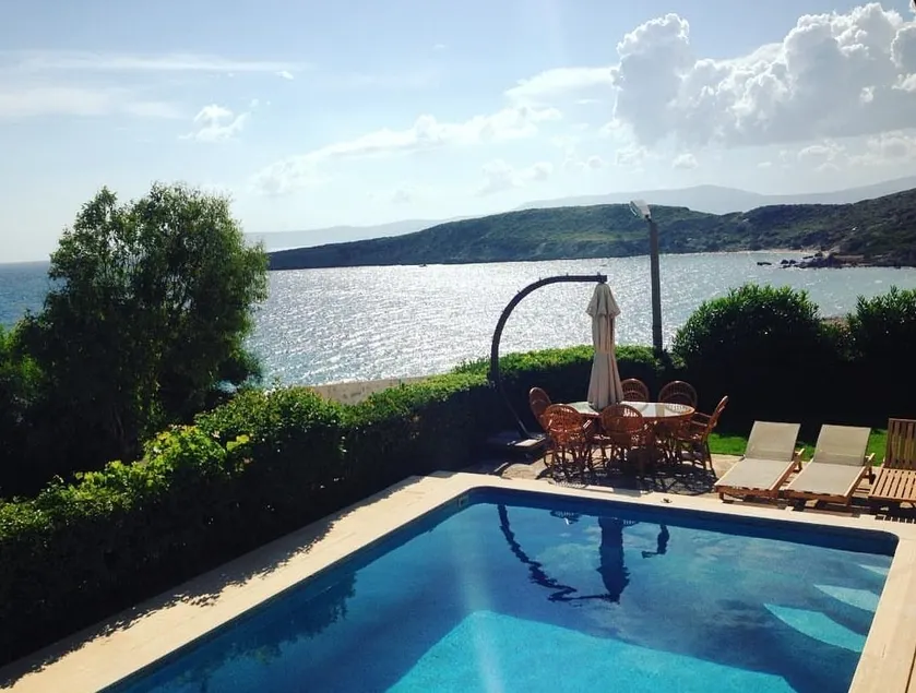 Villa with Private Pool • Walking Distance to the Beach - Image 1