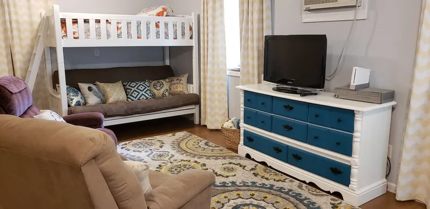 Private Studio Apartment With Private Entrance - Image 1