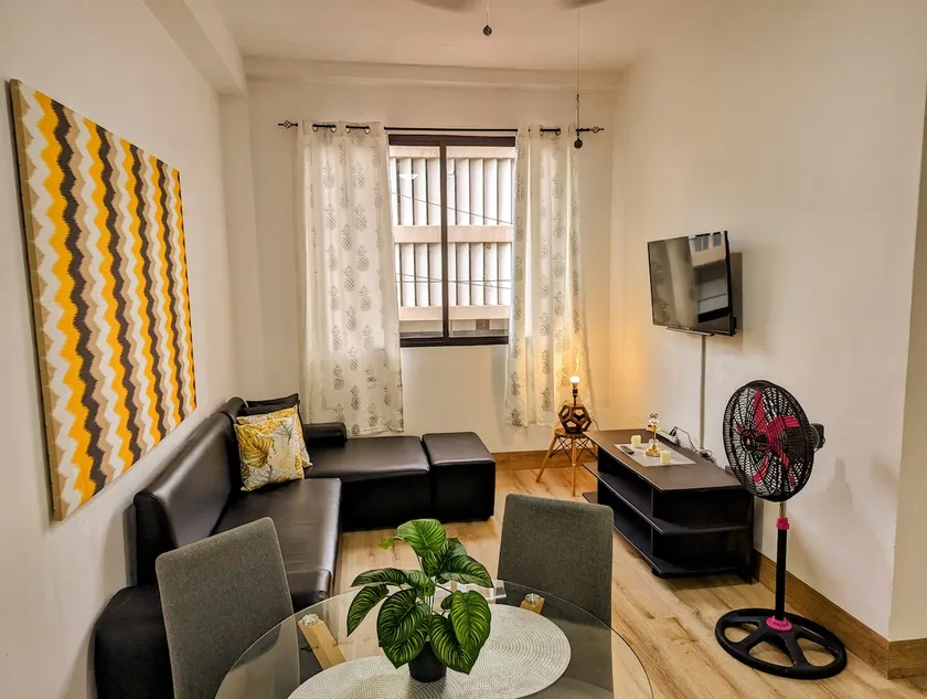 Comfy Apt for Large Groups, 5 Min Metro & Sights - Image 1