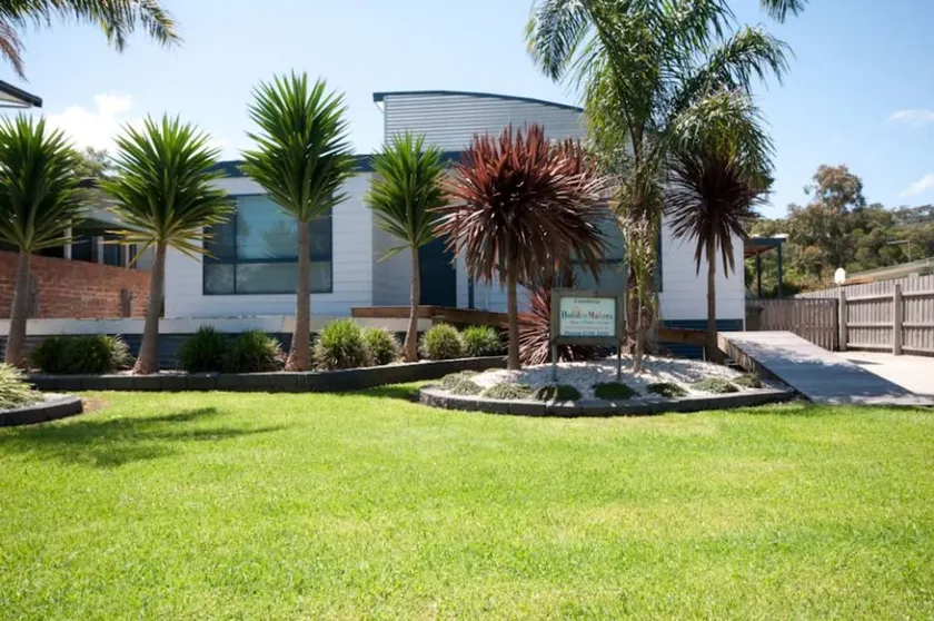 Cambroe - Casa moderna en la entrada de los lagos, frente al campo de golf y cerca de la playa - Image 1