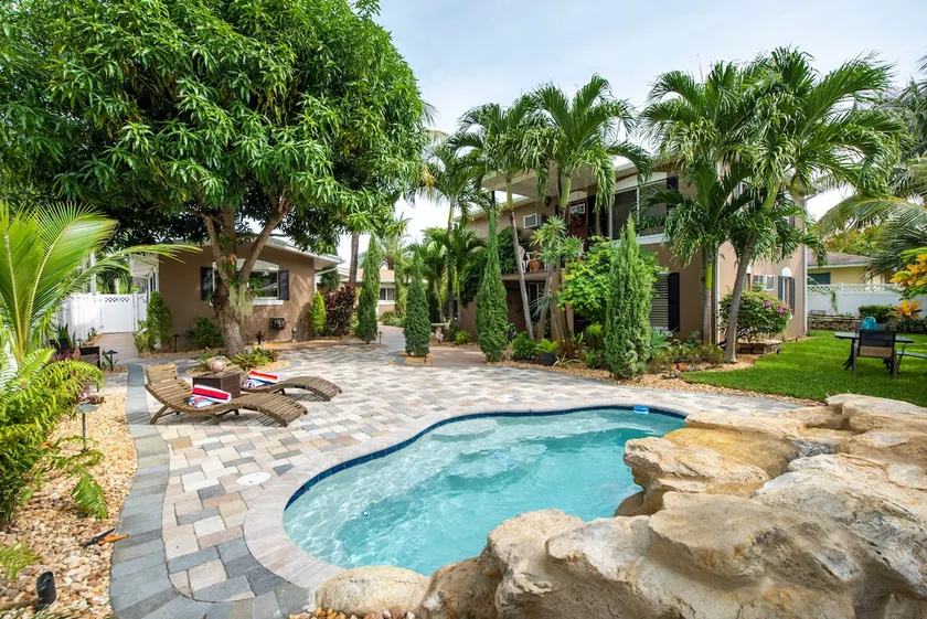 Beach Vibes Villa - Image 1