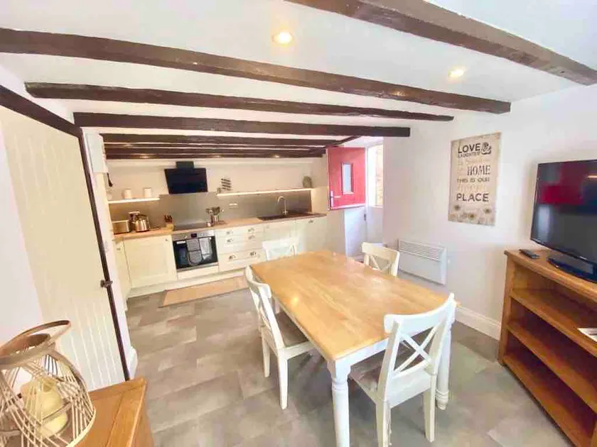 The Old Granary Seahouses - Image 1