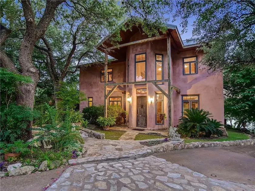 Luxury Lakefront Escape: Massage, Yoga, Winery! - Image 1