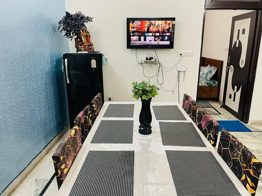 Cosy & Comfy 2bhk Apartment - Image 1
