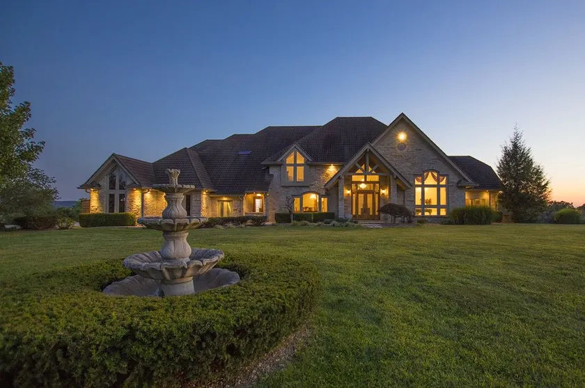 Jett Manor - Hermann, MO 13 Acre Private Estate - Image 1