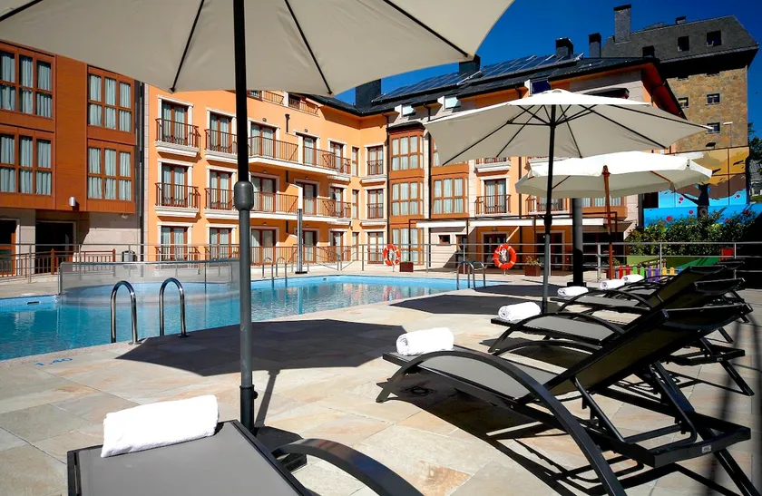 Cozy apartment in Jaca - Image 1