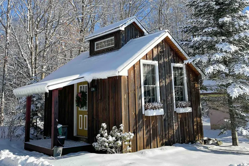 Crofter's Green @ Jay Peak: Sugar Shack - Image 1