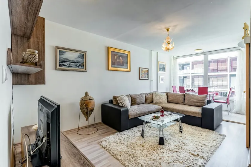Apartment Tara - Image 1
