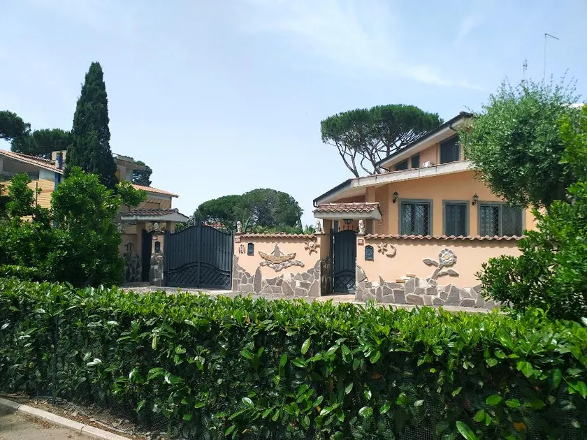 Hadrian's Villa - Image 1