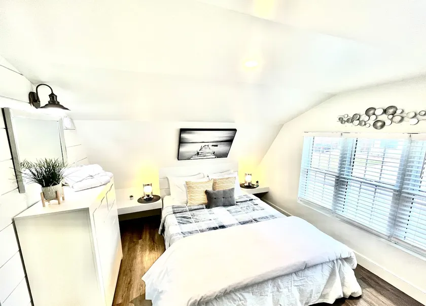 Point Perfect Vintage Loft - Image 1