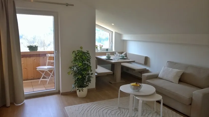 Delightful 45 m² apartment with magnificent views - Image 1