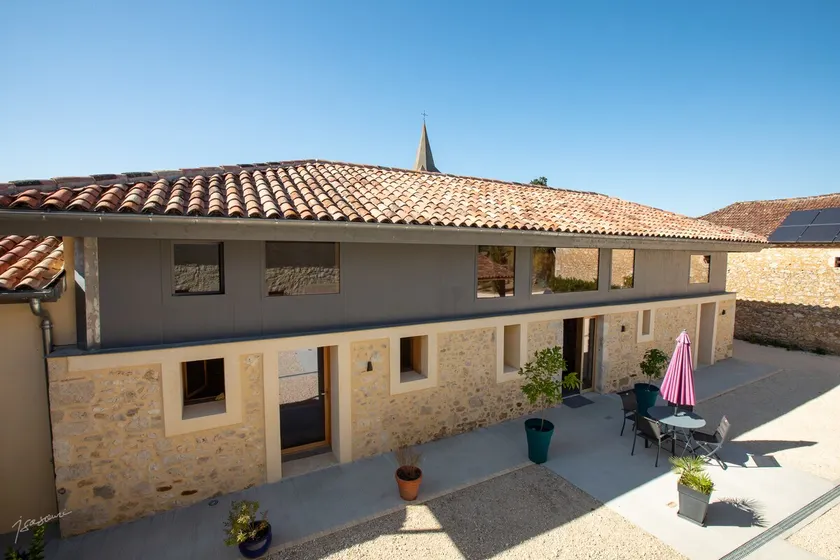The Clos Saint Louis farmhouse with spa - Image 1