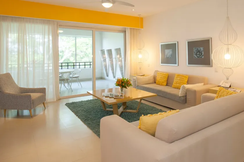 Huge Sunny Penthouse on Golf Course - Image 1