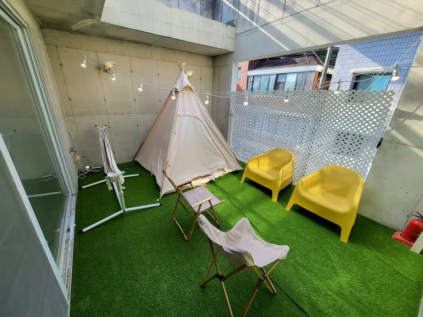 ☆☆ ♤Dokkaebi to the City Center Private Rooftop Camping♡ - Image 1