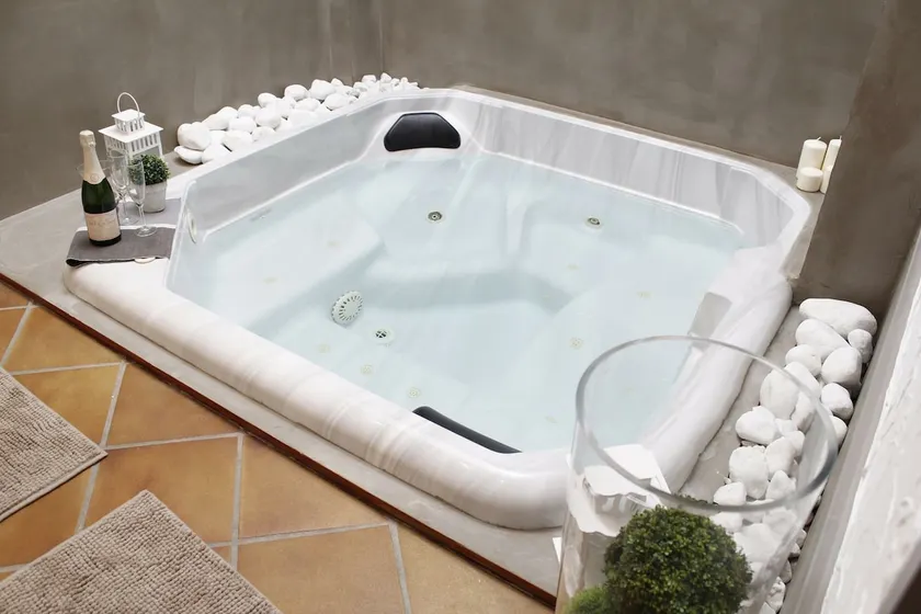 (cited 1 MB) luxury apartment, jacuzzi, city view - Image 1