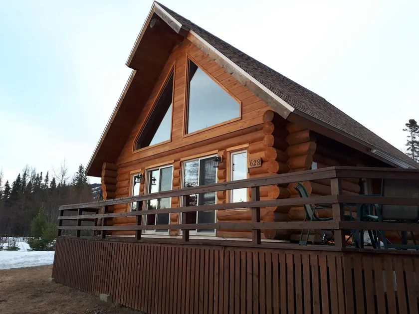 Log cabin in Charlevoix, La Malbaie - Image 1