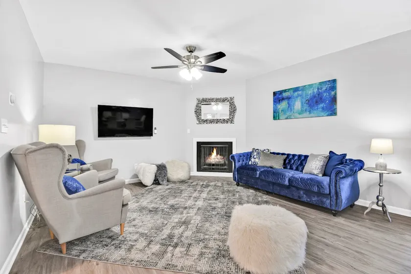Upscale Home- Sleeps 8-Patio-10 Min to Downtown KC - Image 1