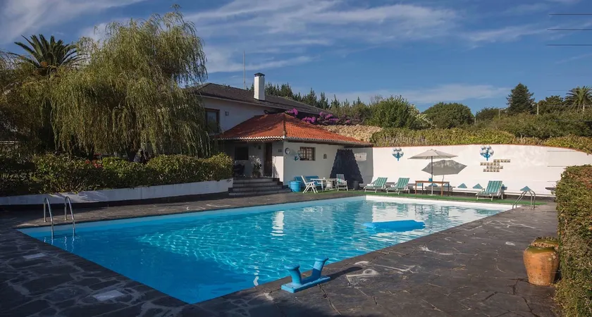 Beachfront villa with pool - Image 1