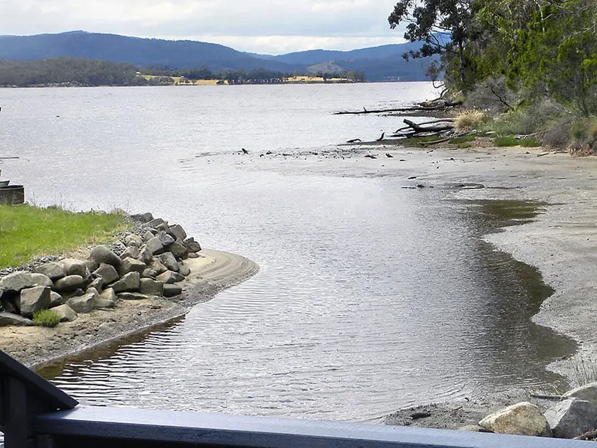 Romantic Waterfront Holiday Cottage - Huon Charm - Image 1