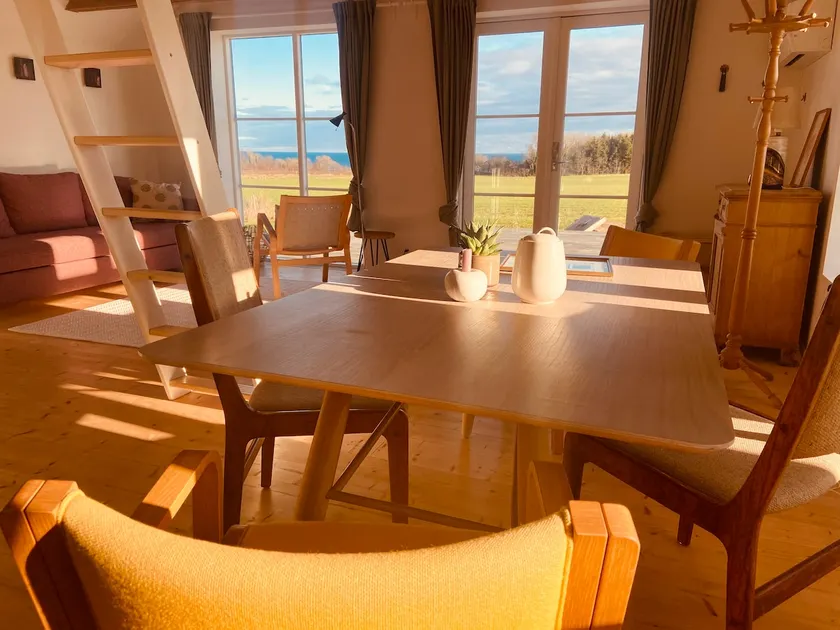 Beautiful vacation home with fantastic sea views - Image 1