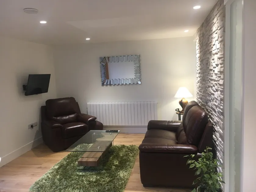 Modern 1-bed apt in quiet area close to Sligo Town - Image 1