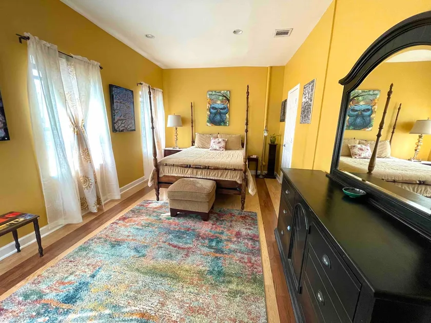 Spacious 2BR Apt - 7min Walk to Grove PATH/NYC - Image 1