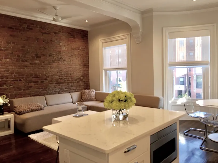 Beautiful Boston Brownstone! - Image 1