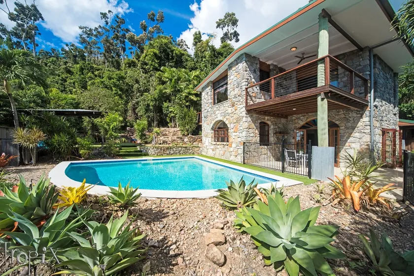 Private Stone House - Image 1