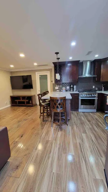 Stylish Glendale Getaway w/ Free Parking - Image 1