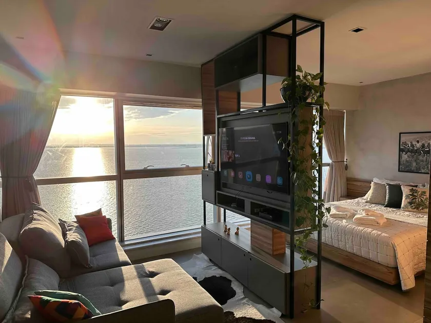Loft with a magnificent view of the Guaíba River, inside the mall - Image 1
