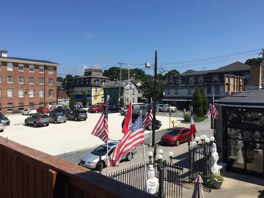 The location on the Harbor w/ prkng - Image 1