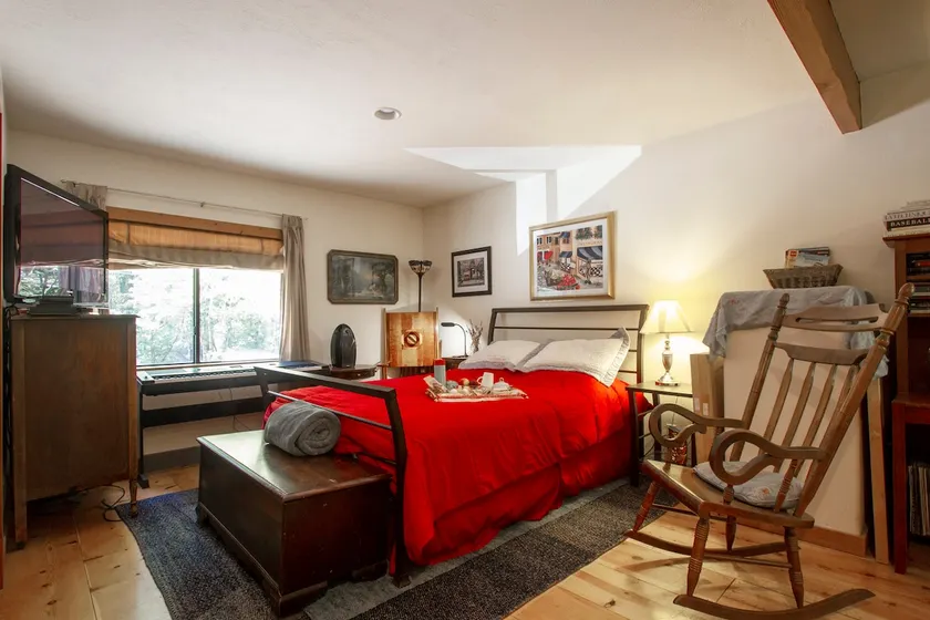 Baker's Loft - Image 1