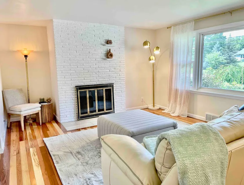 Entire Cozy House in Safe Neighborhood - Image 1