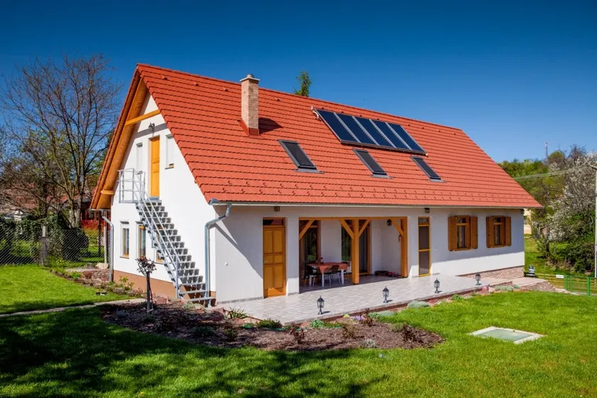 Modern and eco-friendly house - Image 1