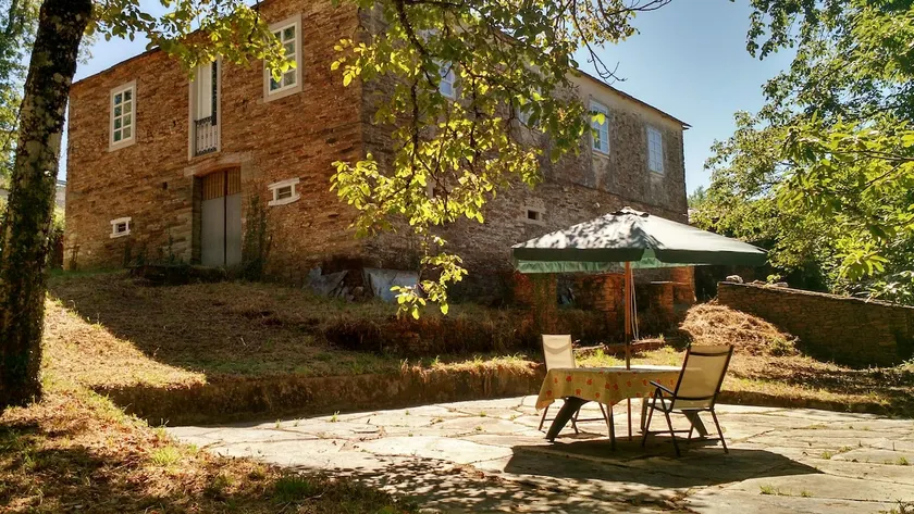 Traditional house in O Incio - Image 1