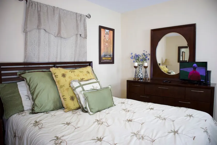 West Tampa Home close to Bucs Stadium & Downtown - Image 1