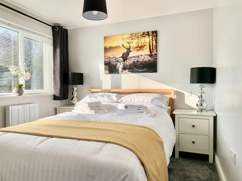 Cannock Chase Guest House K/Bed SkyTV WiFi Parking - Image 1
