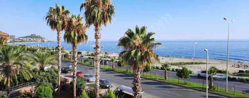 Fully furnished Seaside Apartment - Image 1