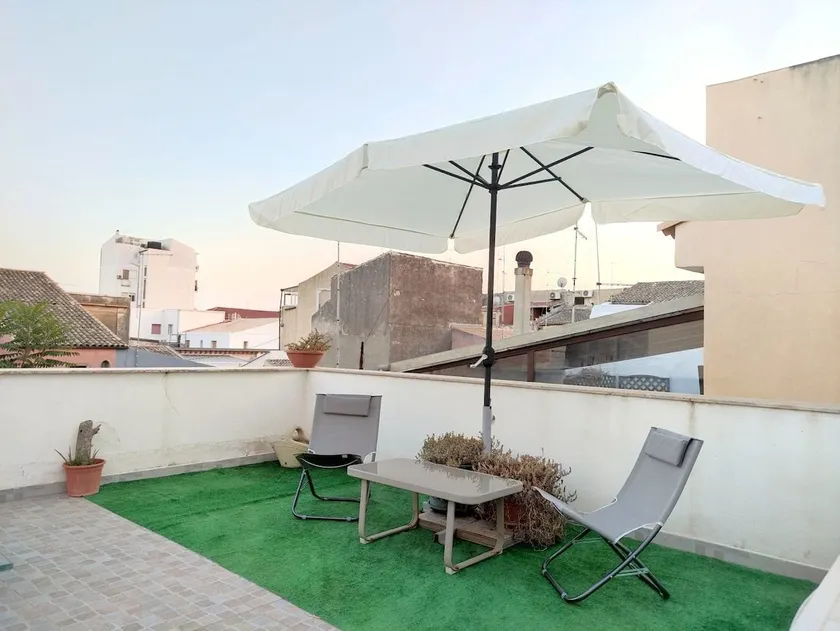 Nora Courtyard - Image 1