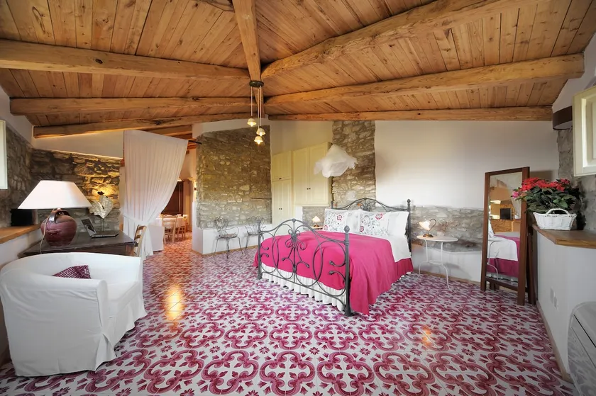 Cozy penthouse in old village - Image 1