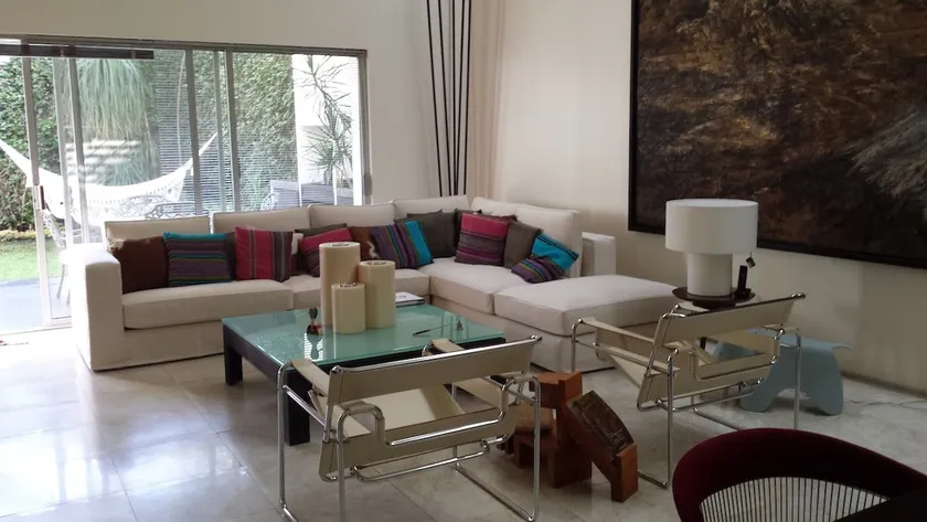Very nice house with a lot of design - Image 1