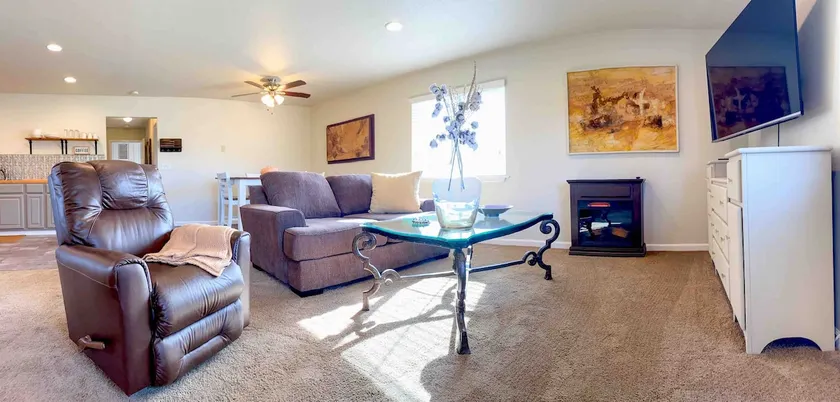 Beautiful Great Room Apartment in North Auburn Ca. - Image 1