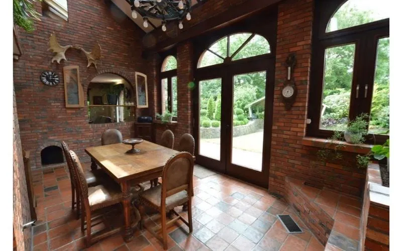 Lovely, original home with large garden in the centre of Merksplas.   - Image 1
