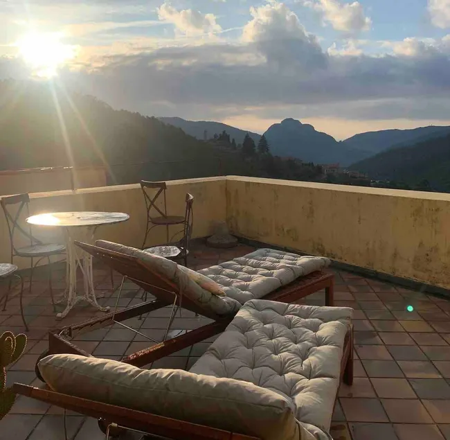 Country house with terrace 15 minutes from the sea - Image 1