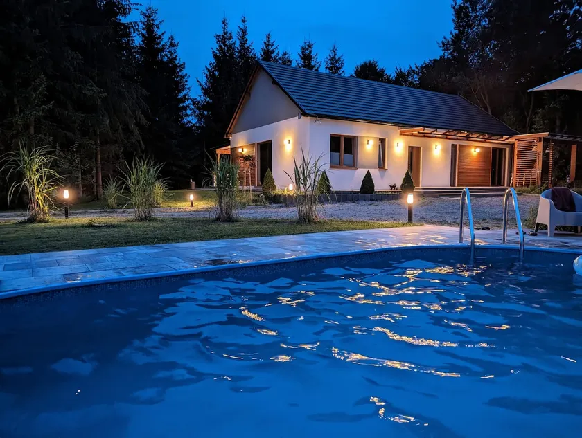 Peaceful, comfortable countryside home with pool - Image 1