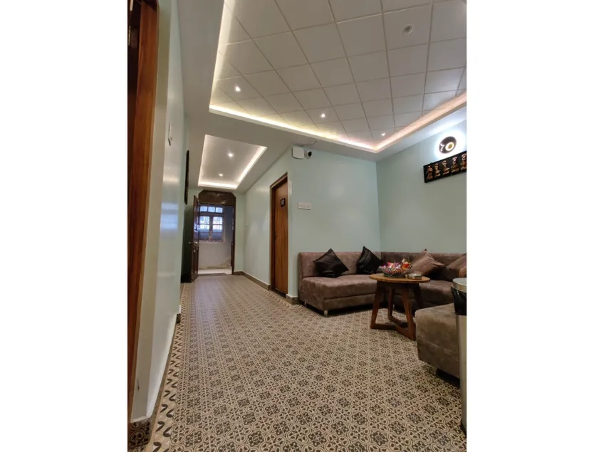 The Revett Boutique Suite 2 with Balcony & Lounge - Image 1